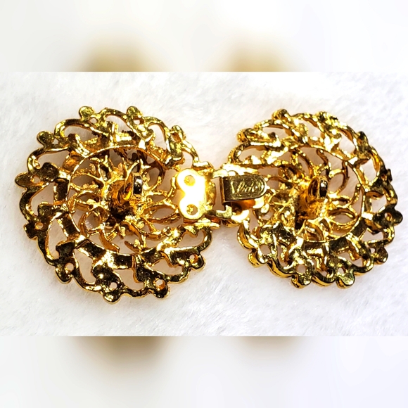 Vtg. Sweater Button Clasp - Picture 2 of 5